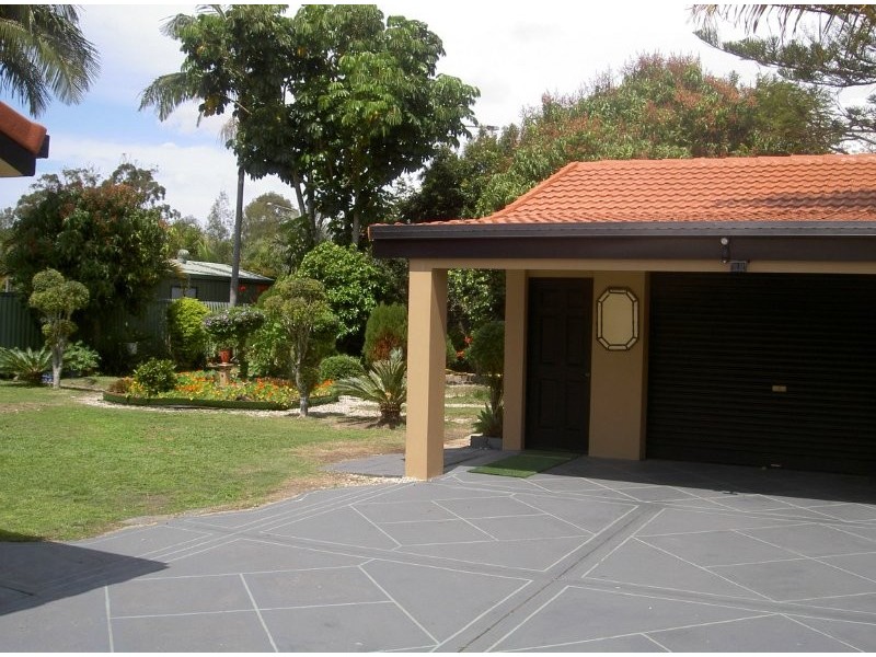5 Sacha pl, Carrara QLD 4211