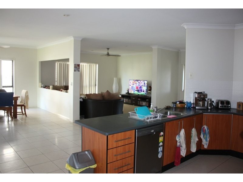 19 Rainlily cr, Upper Coomera QLD 4209