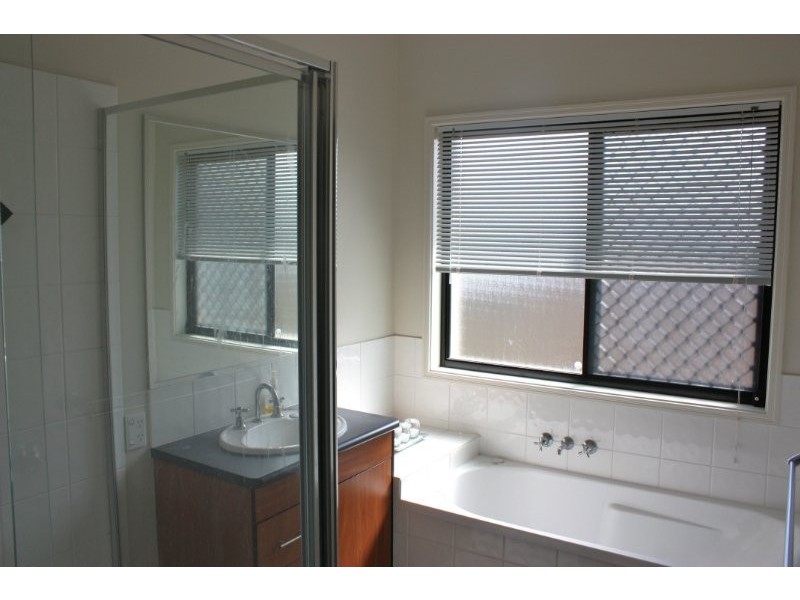 19 Rainlily cr, Upper Coomera QLD 4209