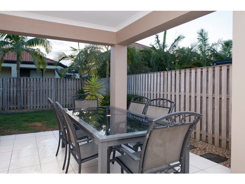 39 North Shore Ave, Varsity Lakes QLD 4227