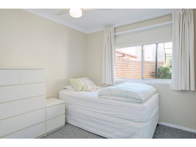 1/7 Jannie Crt, Labrador QLD 4215