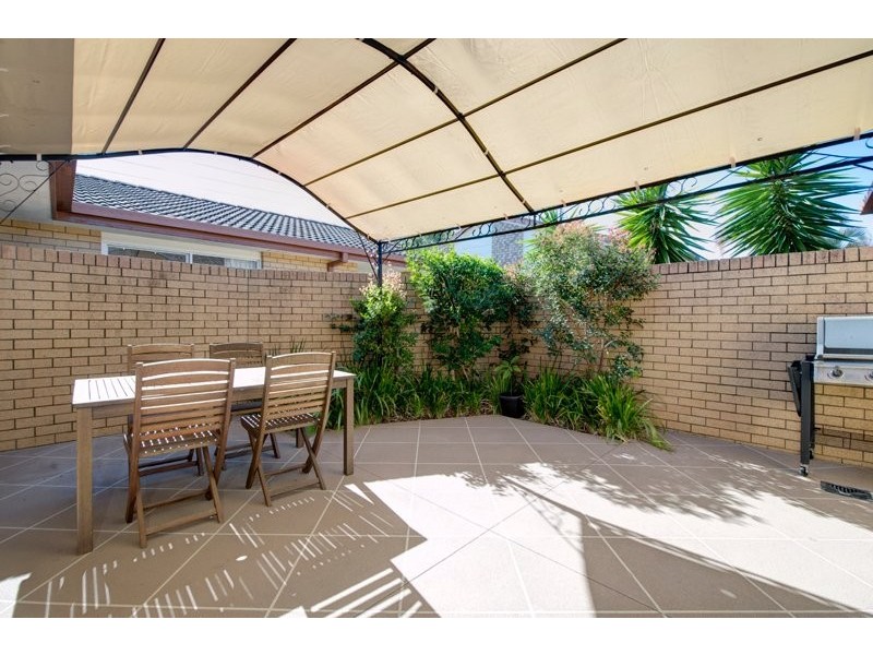 1/7 Jannie Crt, Labrador QLD 4215