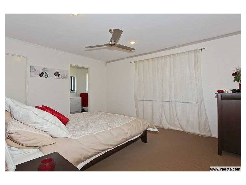 4 Viburnum Street, Varsity Lakes QLD 4227