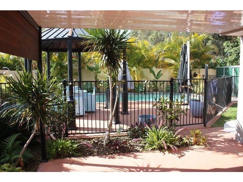 50 Serafina Drive, Helensvale QLD 4212