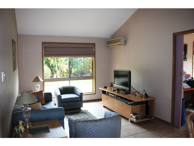 4 Pinehurst Place, Robina QLD 4226