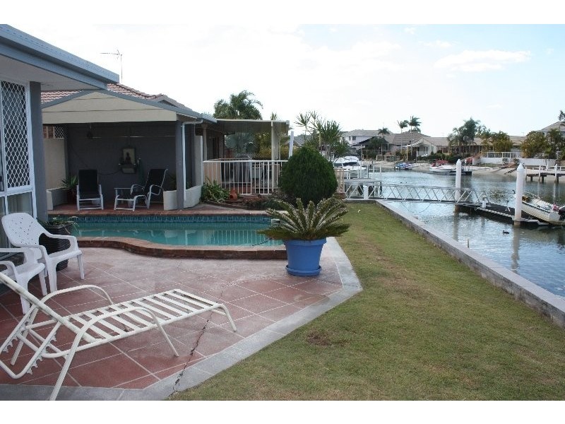 9 Seabreeze Street, Paradise Point QLD 4216