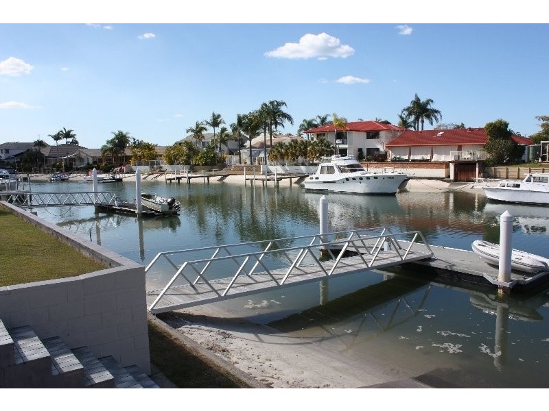 9 Seabreeze Street, Paradise Point QLD 4216