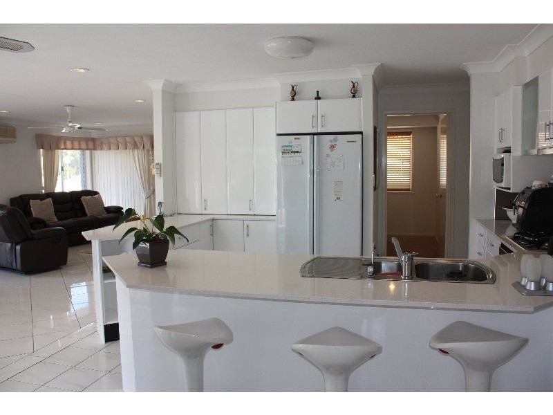 9 Seabreeze Street, Paradise Point QLD 4216