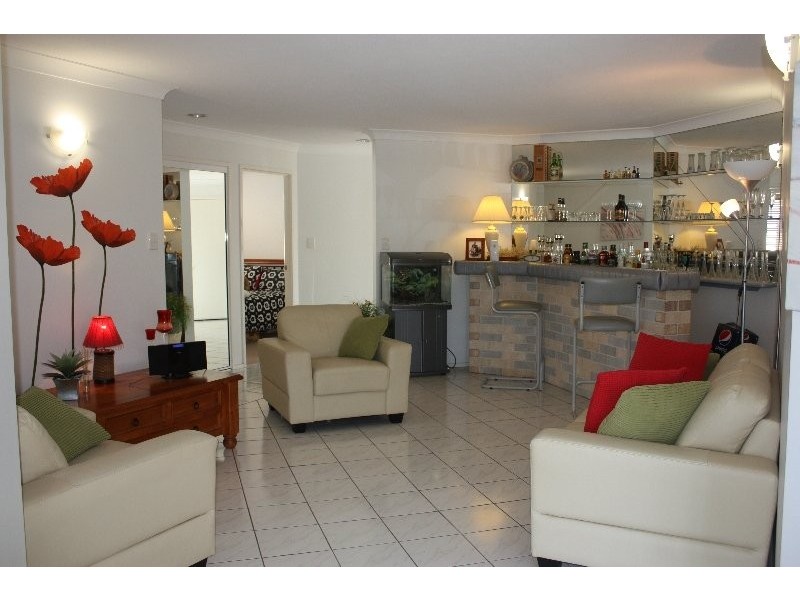 9 Seabreeze Street, Paradise Point QLD 4216