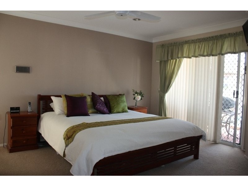 9 Seabreeze Street, Paradise Point QLD 4216