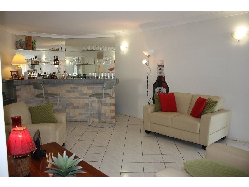 9 Seabreeze Street, Paradise Point QLD 4216