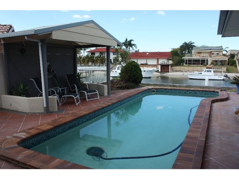 9 Seabreeze Street, Paradise Point QLD 4216