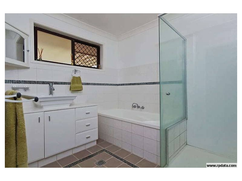 79 Pappas Way, Carrara QLD 4211