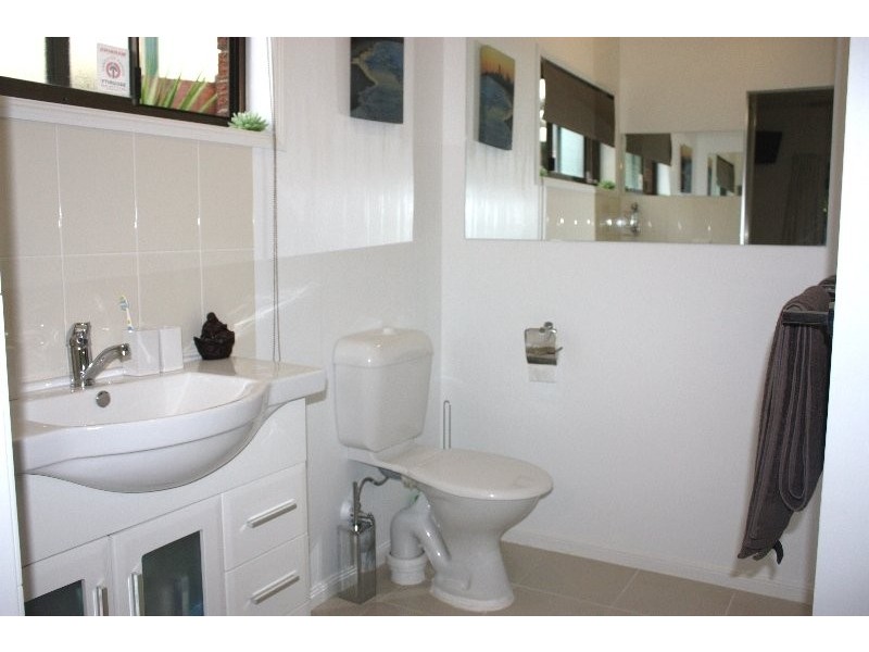 2 Alzino Place, Carrara QLD 4211