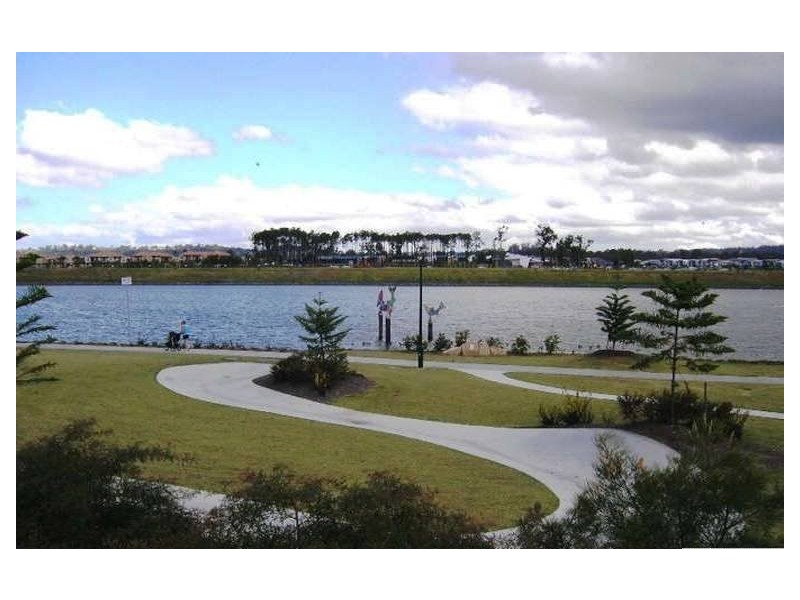 30 North Shore Ave, Varsity Lakes QLD 4227