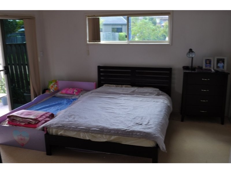 30 North Shore Ave, Varsity Lakes QLD 4227