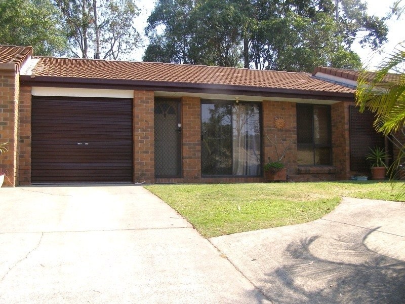 2/1 Chaplin Crescent, Oxenford QLD 4210