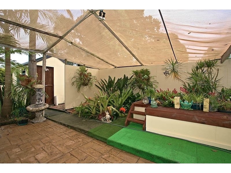12 kinloch ave, Benowa QLD 4217