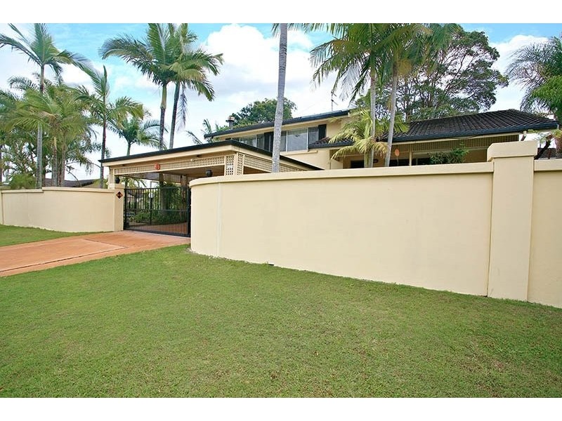 12 kinloch ave, Benowa QLD 4217