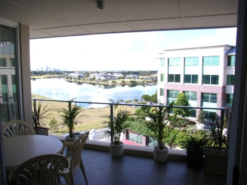 4037 3027 The Boulevard, Carrara QLD 4211