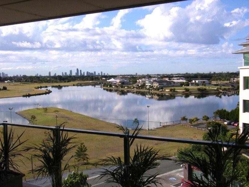 4037 3027 The Boulevard, Carrara QLD 4211