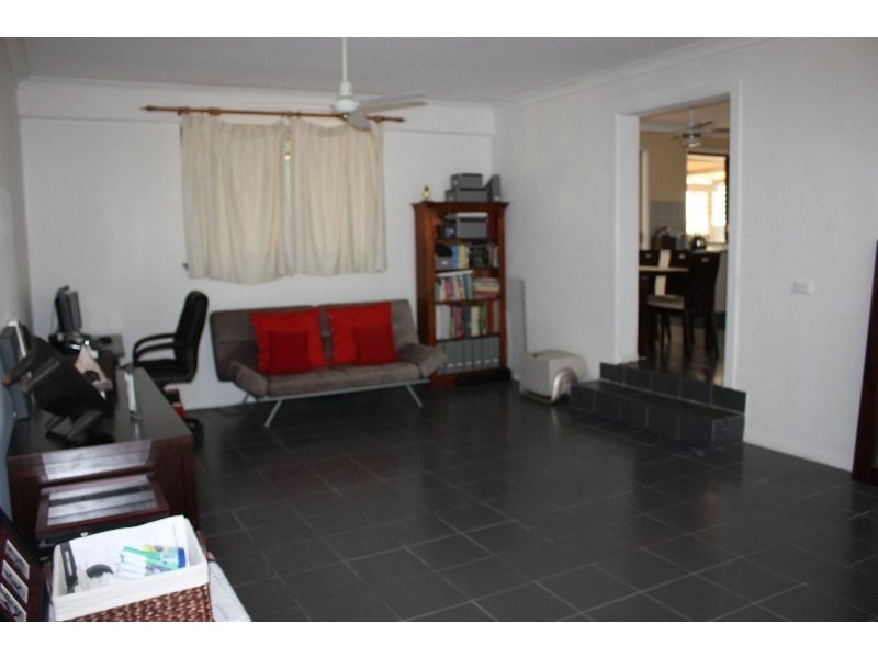 19 Flinders Avenue, Molendinar QLD 4214