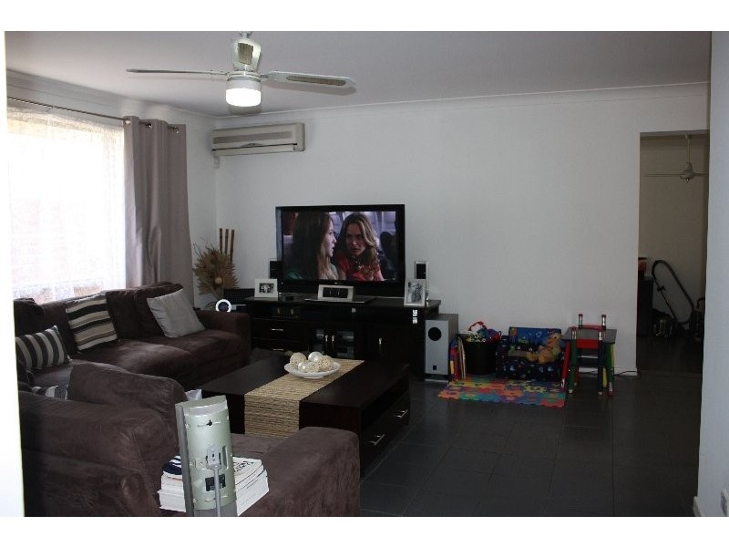 19 Flinders Avenue, Molendinar QLD 4214