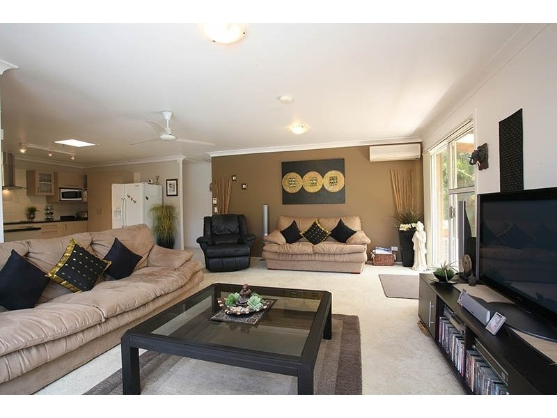 2/7 Gardiners place, Southport QLD 4215