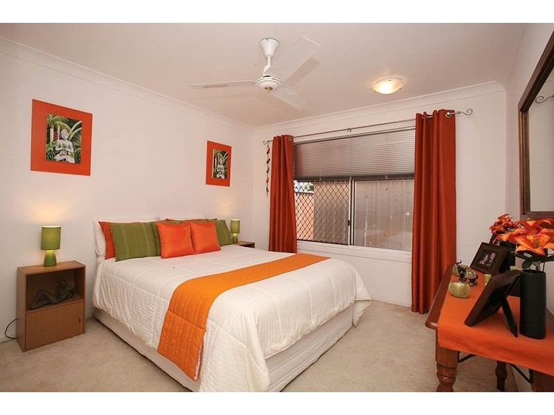 2/7 Gardiners place, Southport QLD 4215