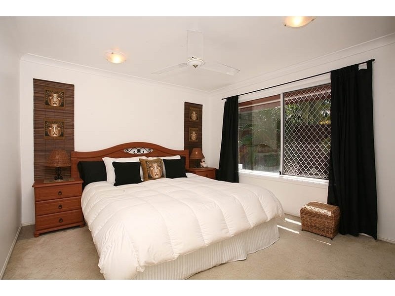 2/7 Gardiners place, Southport QLD 4215