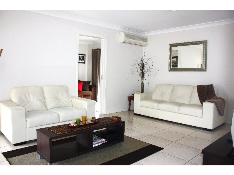 1/24 Kenny Drive, Labrador QLD 4215