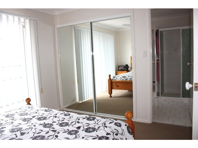 1/24 Kenny Drive, Labrador QLD 4215