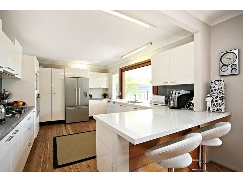 8 Gibraltar Drive, Isle Of Capri QLD 4217