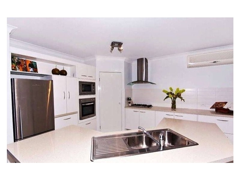 13 Lowe Court, Maudsland QLD 4210