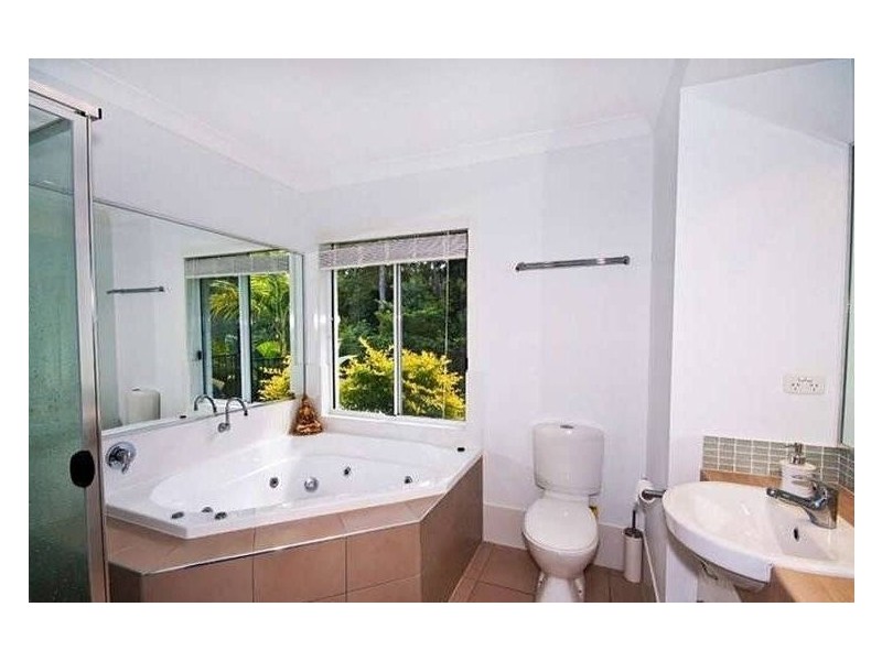 13 Lowe Court, Maudsland QLD 4210