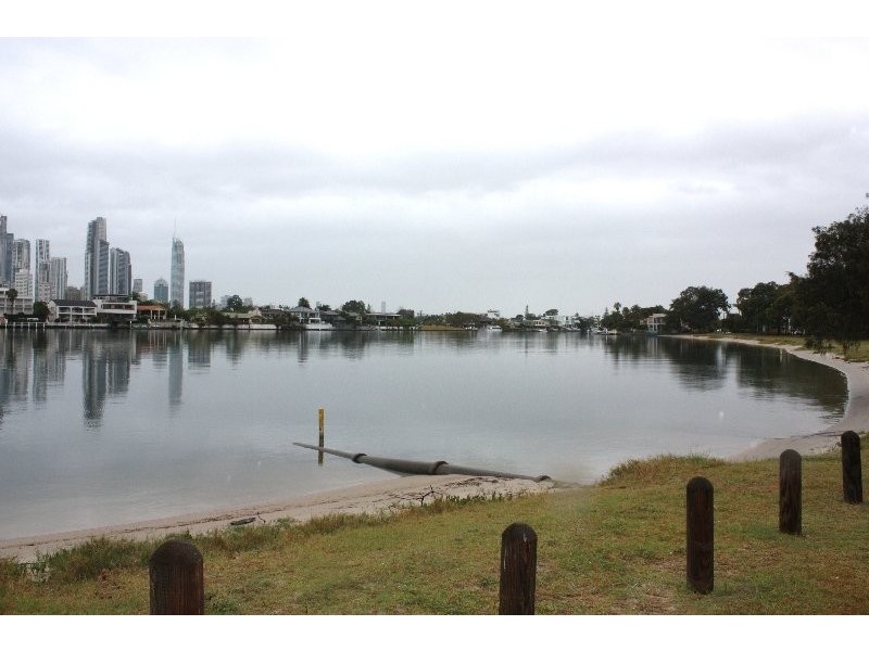 9 Yacht Street, Southport QLD 4215