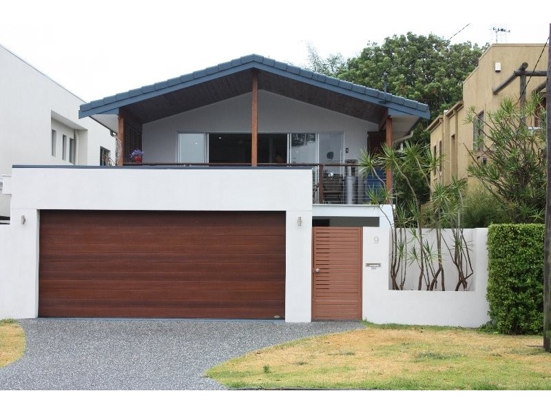 9 Yacht Street, Southport QLD 4215