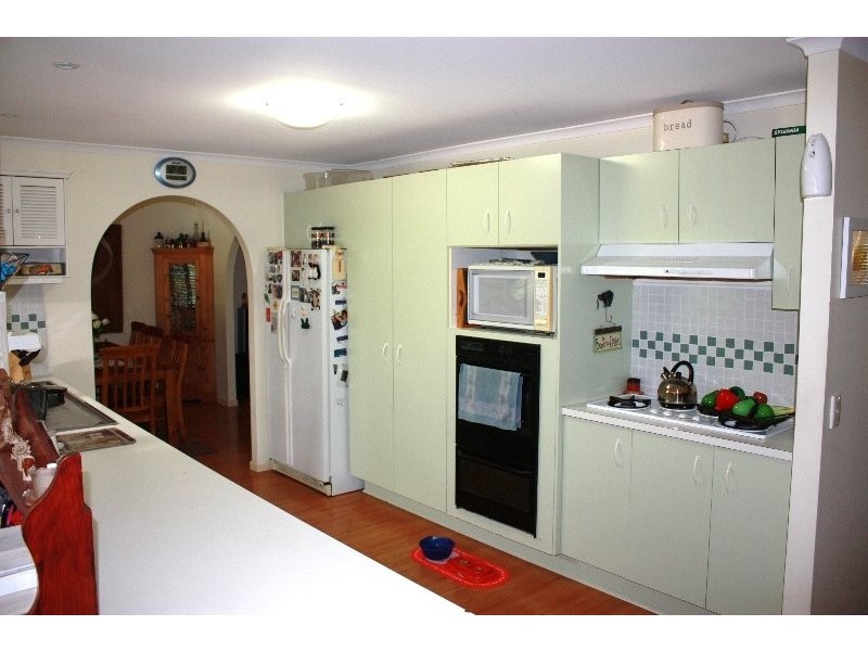 18 Dromana Crescent, Helensvale QLD 4212