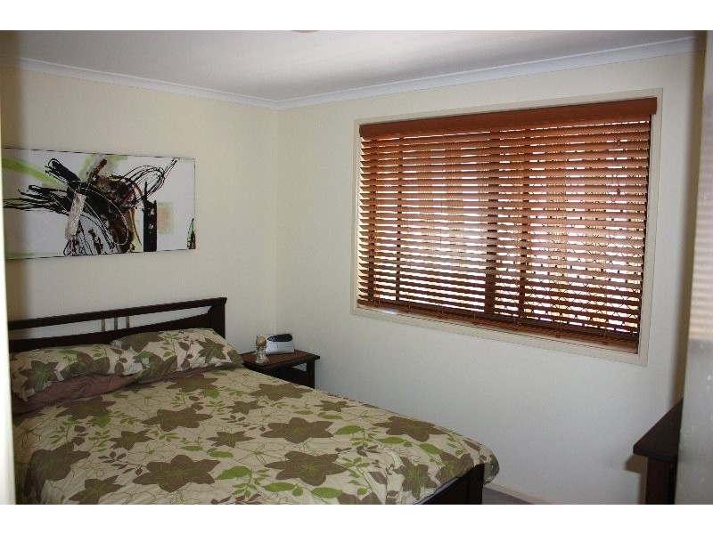 18 Dromana Crescent, Helensvale QLD 4212