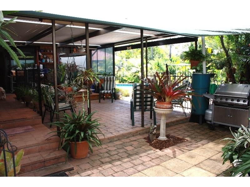 18 Dromana Crescent, Helensvale QLD 4212