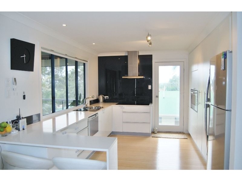 11 Tooraneedin Rd, Coomera QLD 4209