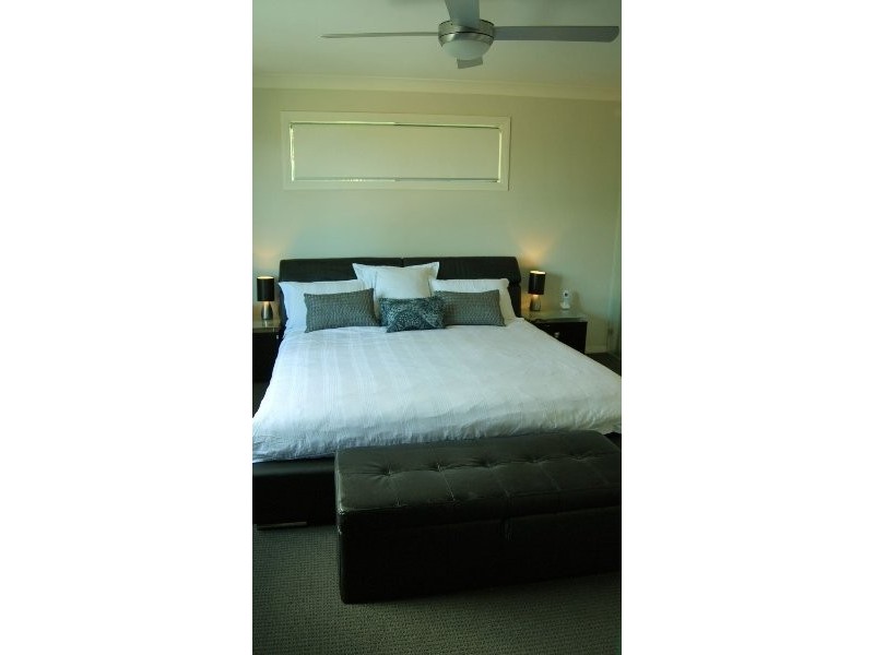 11 Tooraneedin Rd, Coomera QLD 4209
