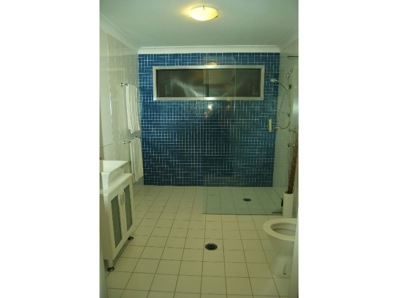 11 Tooraneedin Rd, Coomera QLD 4209