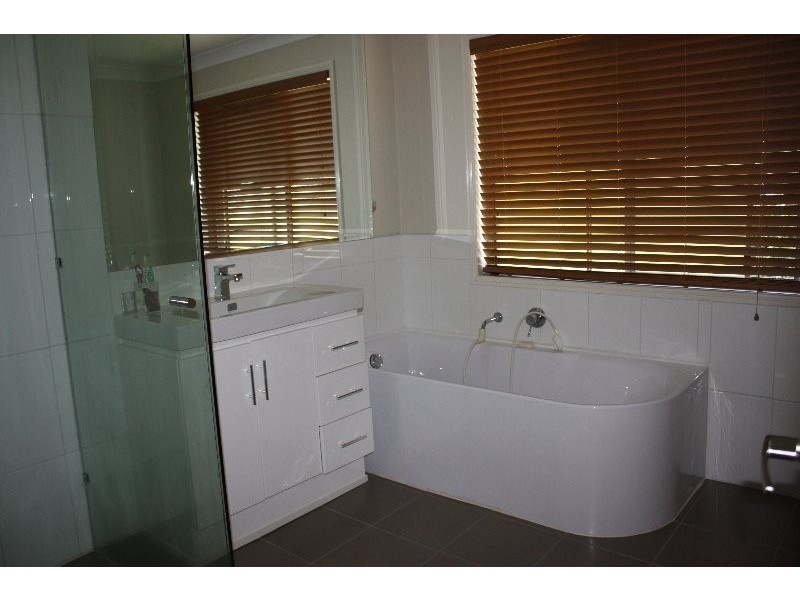 601 Pineridge Road, Biggera Waters QLD 4216