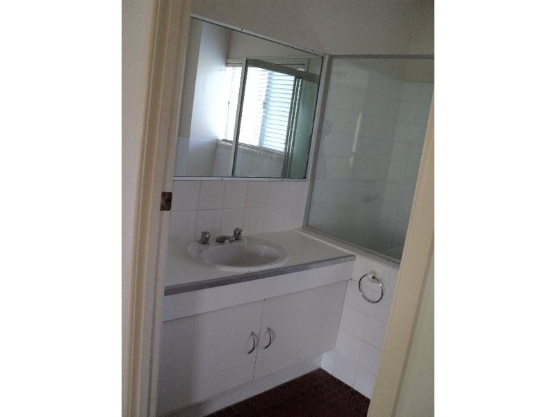 4/33 Breaker St, Main Beach QLD 4217