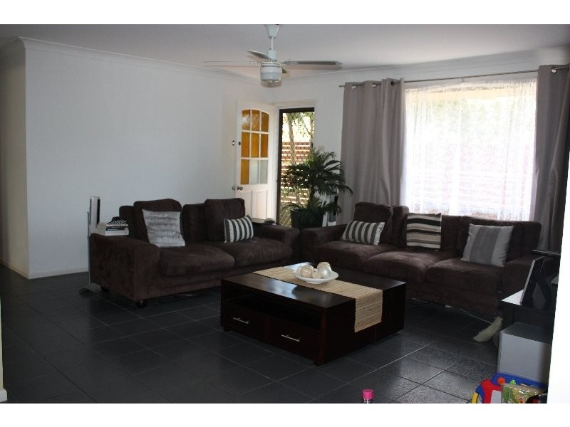 19 Flinders Avenue, Molendinar QLD 4214