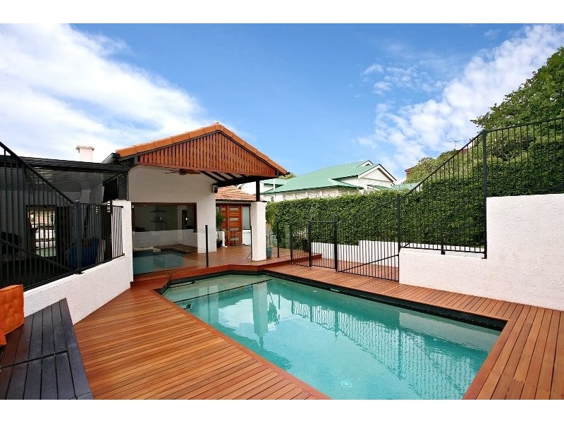 5 Charlton, Hamilton QLD 4007