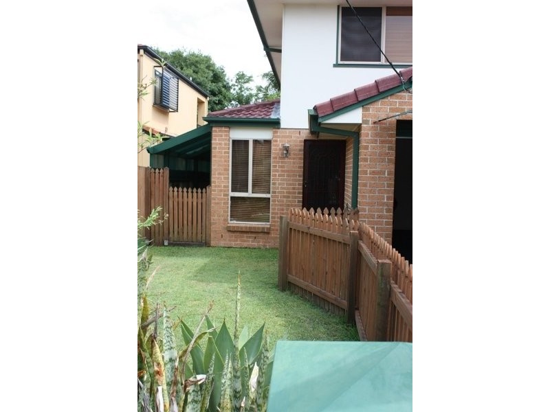 2/61 Stevens Street, Southport QLD 4215