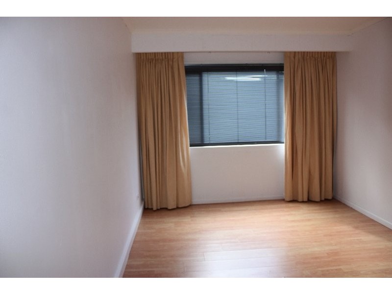 1/8 Tannock Street, Ashmore QLD 4214