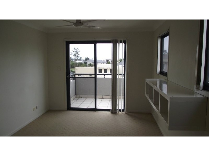 6/2 Palma Crescent, Varsity Lakes QLD 4227